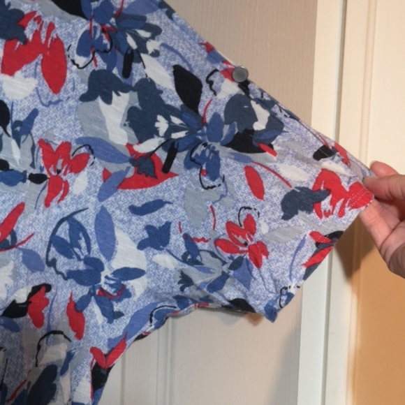 Jones New York Signature top - Picture 2 of 4